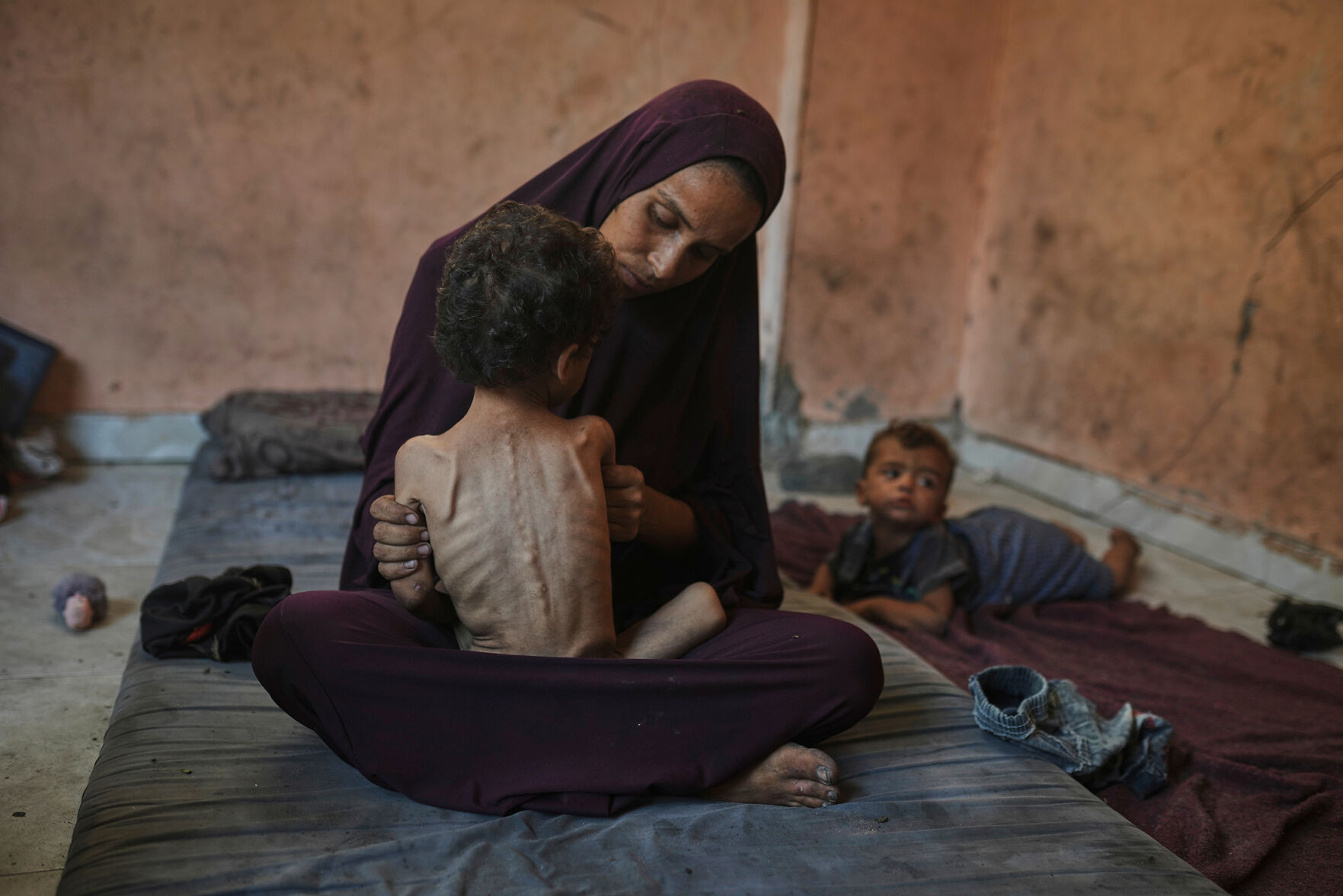 APTOPIX Mideast Wars Dying of Hunger
